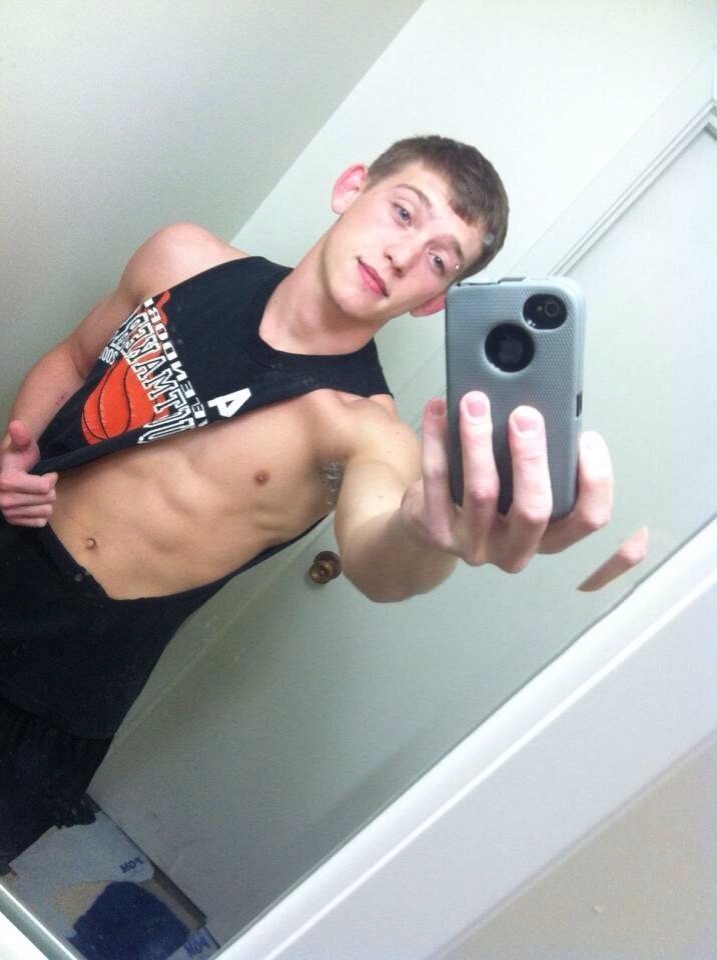 Nude Teen Boy Selfshot
